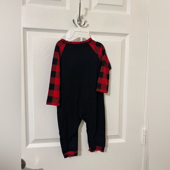 **NEW** 3-6 M Holiday Sets Bundle - Picture 2 of 4